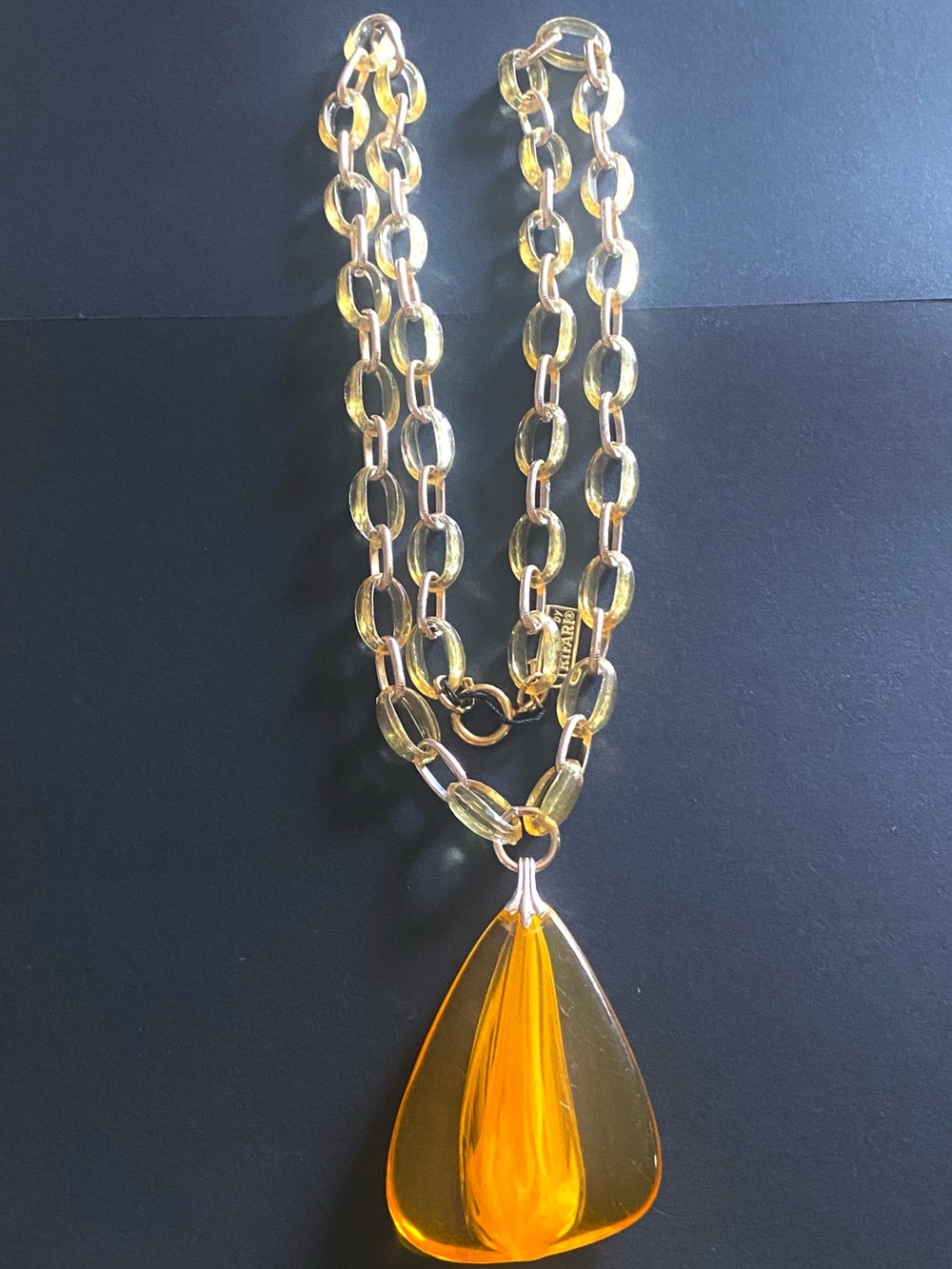Trifari T Tag Golden Resin gPendant Clear Lucite Silver Tone Link 29” Necklace